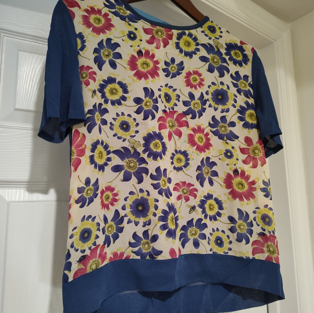 Salvatore Ferragamo Floral Front Knit Top in Black and Burgundy - Picture 3 of 10